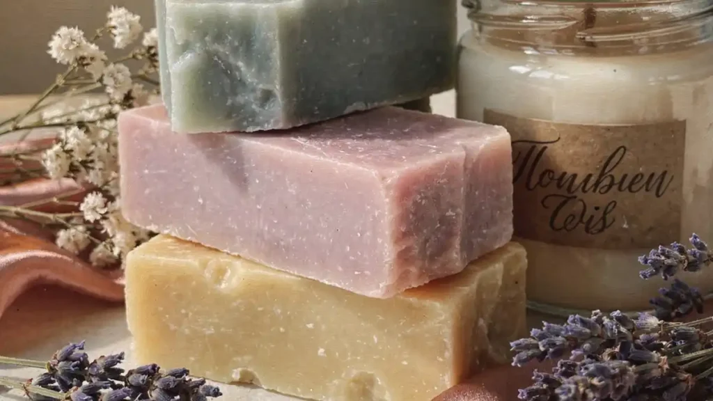 친환경 트렌드를 담아낸 천연 비누와 시그니처 향초 답례 판촉물 제작 사례